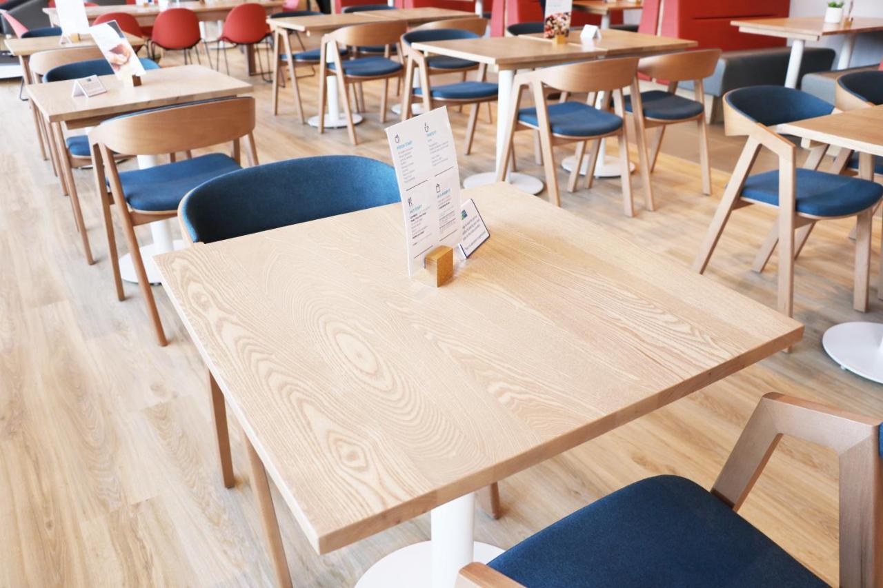 Holiday Inn Express, Chester Racecourse By Ihg Bagian luar foto