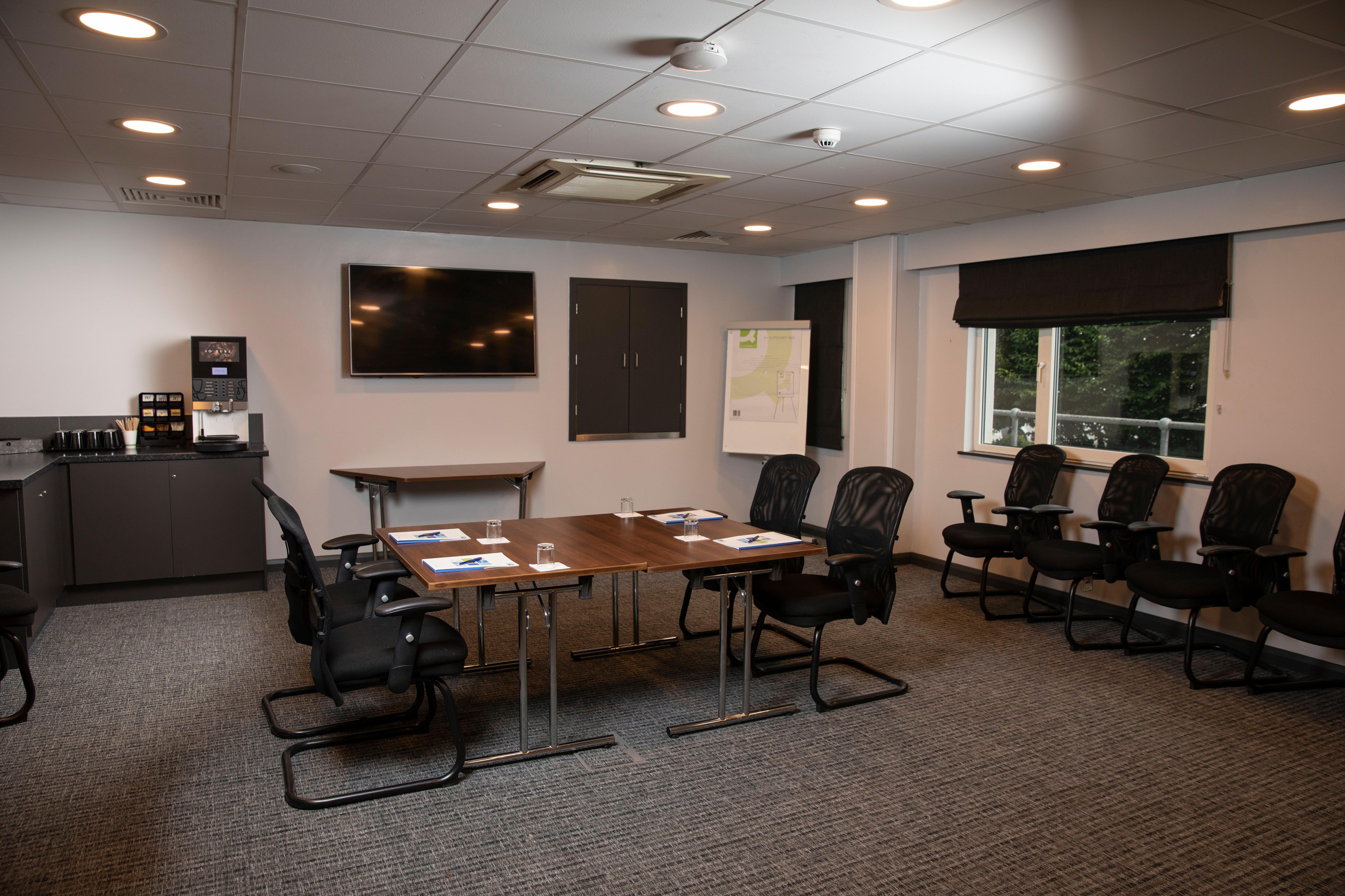 Holiday Inn Express, Chester Racecourse By Ihg Bagian luar foto