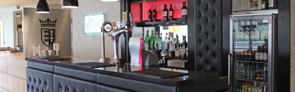 Holiday Inn Express, Chester Racecourse By Ihg Bagian luar foto